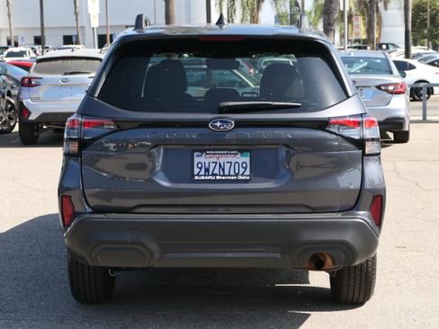Used 2026 Subaru Forester Premium AWD/4WD image 3