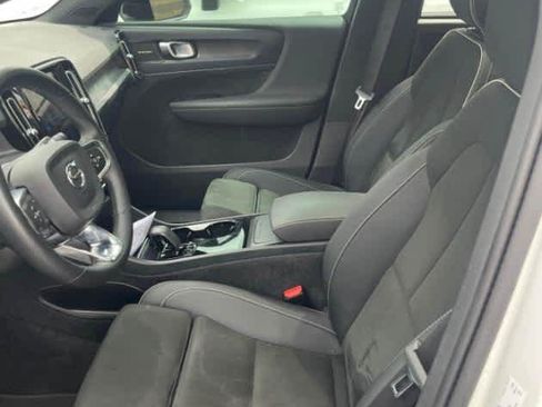 Used 2023 Volvo C40 P8 Recharge Ultimate AWD/4WD image 2