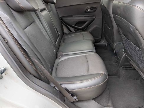 Used 2017 Chevrolet Trax LT w/ LT Convenience Package image 19