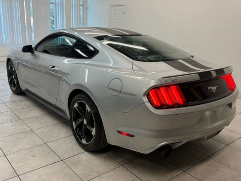Used 2015 Ford Mustang Coupe image 7