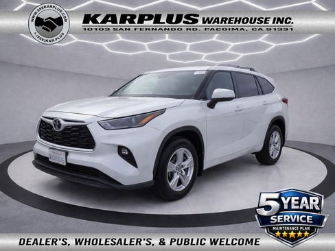 Used 2022 Toyota Highlander LE image 1