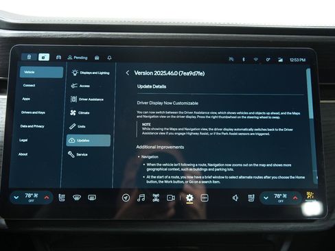 Used 2023 Rivian R1S Adventure image 28