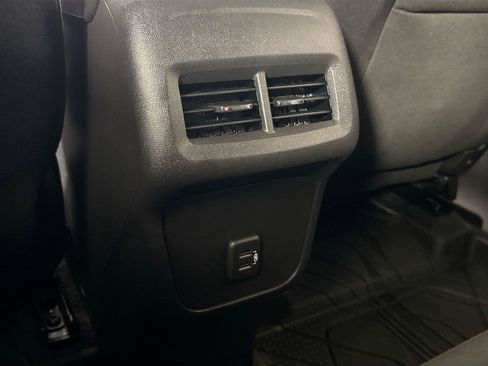 Used 2024 Chevrolet Equinox LT w/ LPO, Floor Liner Package FWD image 31