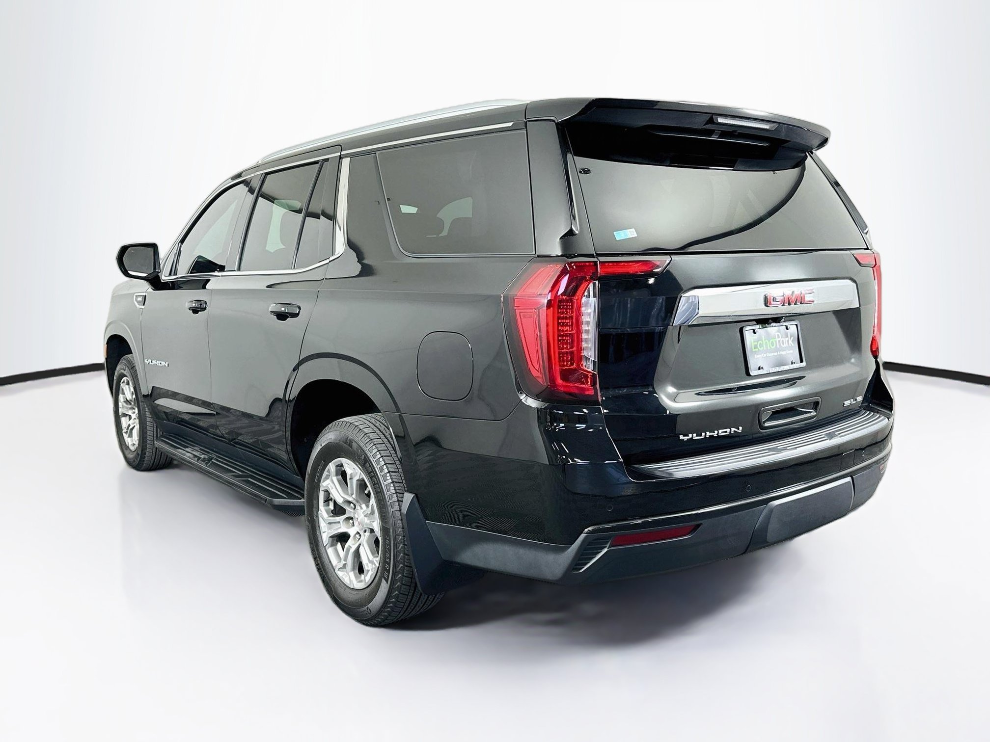Used 2023 GMC Yukon SLE w/ Gmc Pro Safety Plus Package RWD image 5