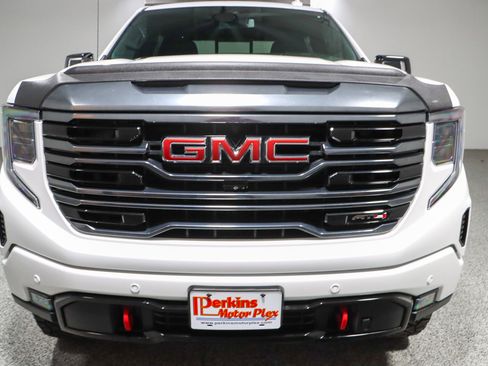 Used 2023 GMC Sierra 1500 AT4 w/ AT4 Premium Package image 5