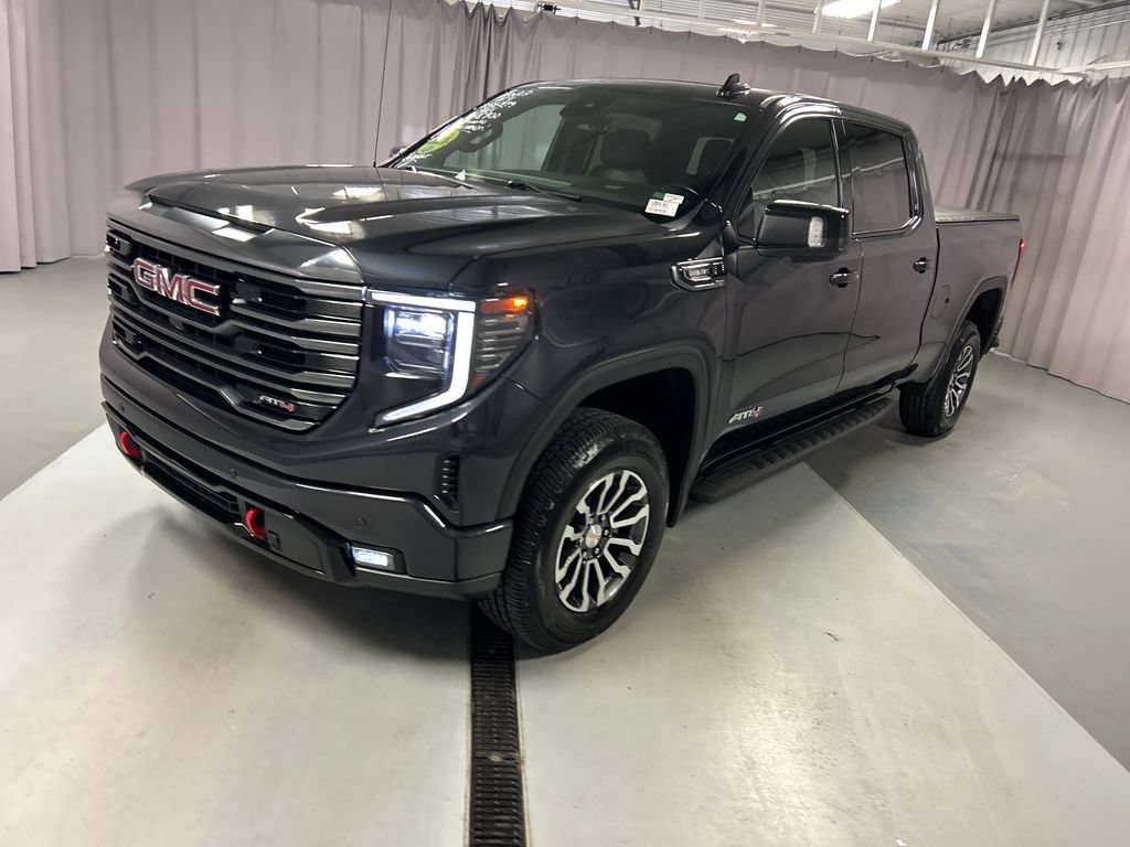 Used 2023 GMC Sierra 1500 AT4 w/ AT4 Premium Package AWD/4WD image 3