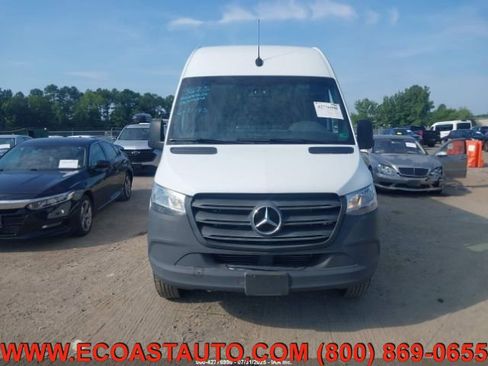 Used 2022 Mercedes-Benz Sprinter 2500 image 6