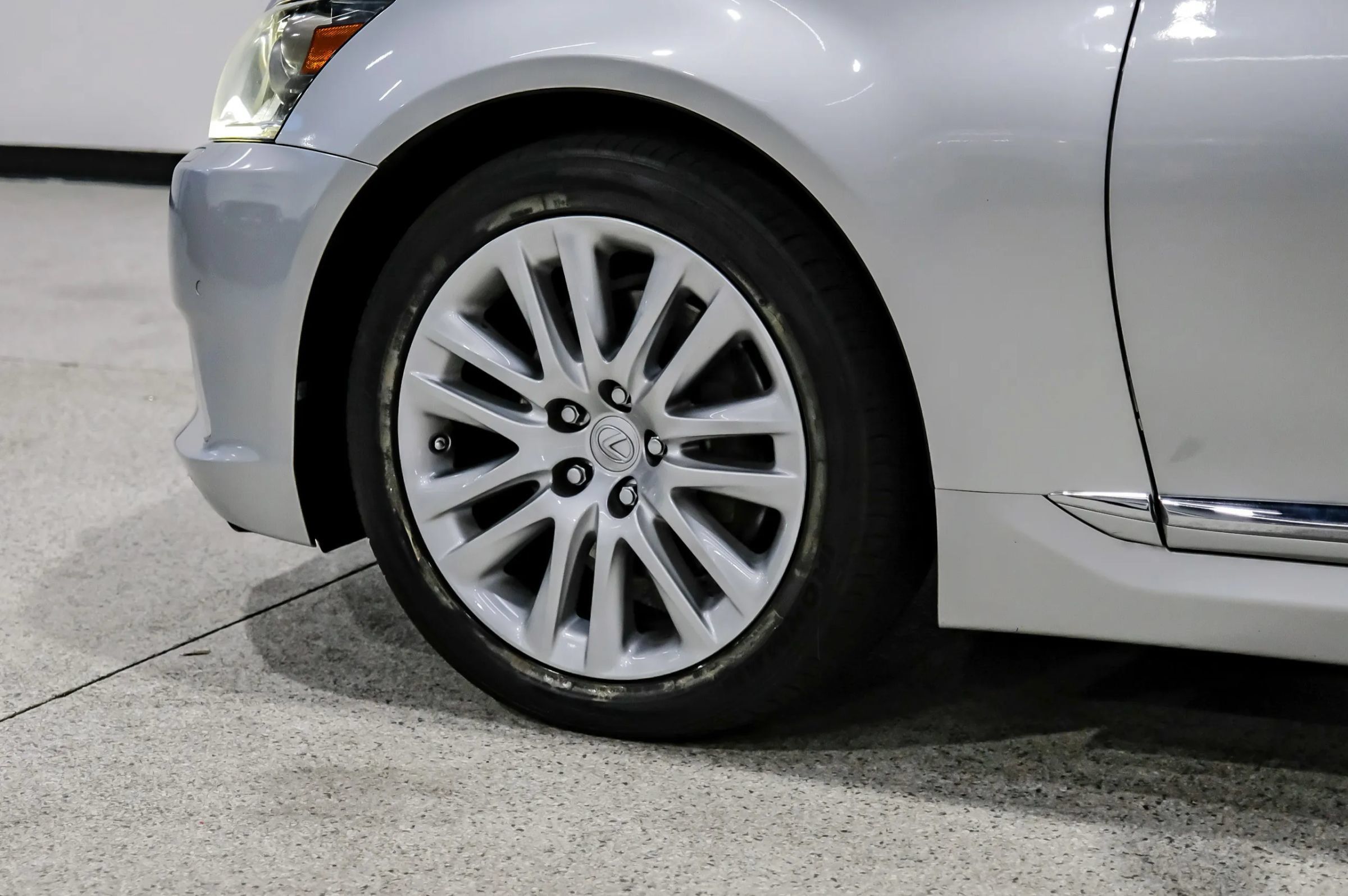 Used 2015 Lexus LS 460 L RWD image 60