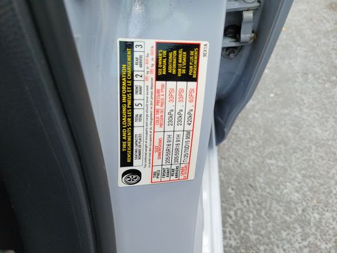 Used 2024 Nissan Versa SV w/ Trunk Package FWD image 30