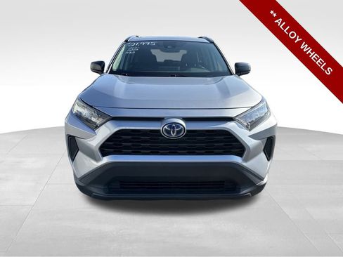 Used 2021 Toyota RAV4 LE image 9