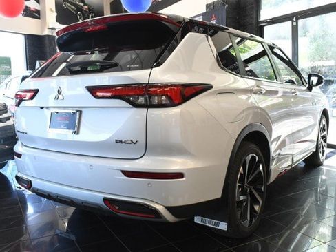 Used 2023 Mitsubishi Outlander Ralliart AWD/4WD image 17