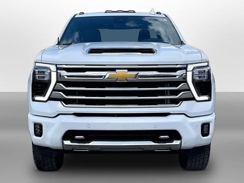 Certified 2024 Chevrolet Silverado 2500 High Country w/ High Country Premium Package AWD/4WD image 2