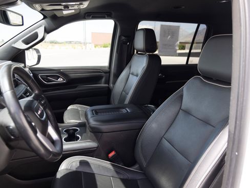 Used 2021 GMC Yukon XL SLT AWD/4WD image 15