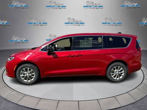 New 2026 Chrysler Pacifica Select image 6