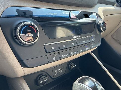 Used 2018 Hyundai Tucson Value AWD/4WD image 12