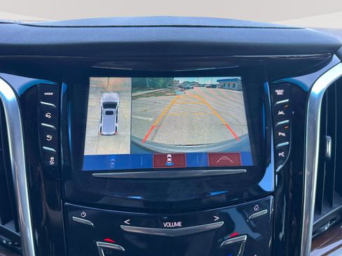 Used 2020 Cadillac Escalade ESV Premium Luxury AWD/4WD image 12