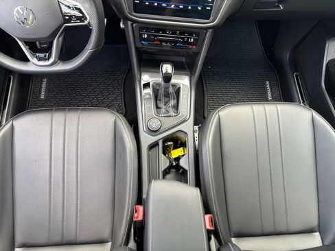 Used 2024 Volkswagen Tiguan SE R-Line AWD/4WD image 18