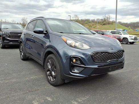 Used 2022 Kia Sportage Nightfall Edition image 5
