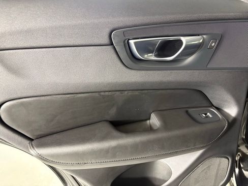 Used 2025 Volvo XC60 B5 Plus AWD/4WD image 34