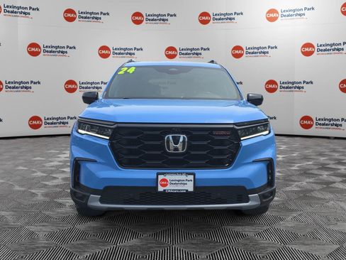 Used 2024 Honda Pilot TrailSport image 2