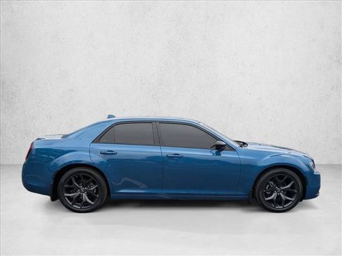 Used 2023 Chrysler 300 Touring w/ Sport Appearance Package RWD image 4