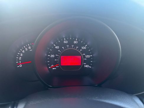 Used 2014 Kia Soul + image 19