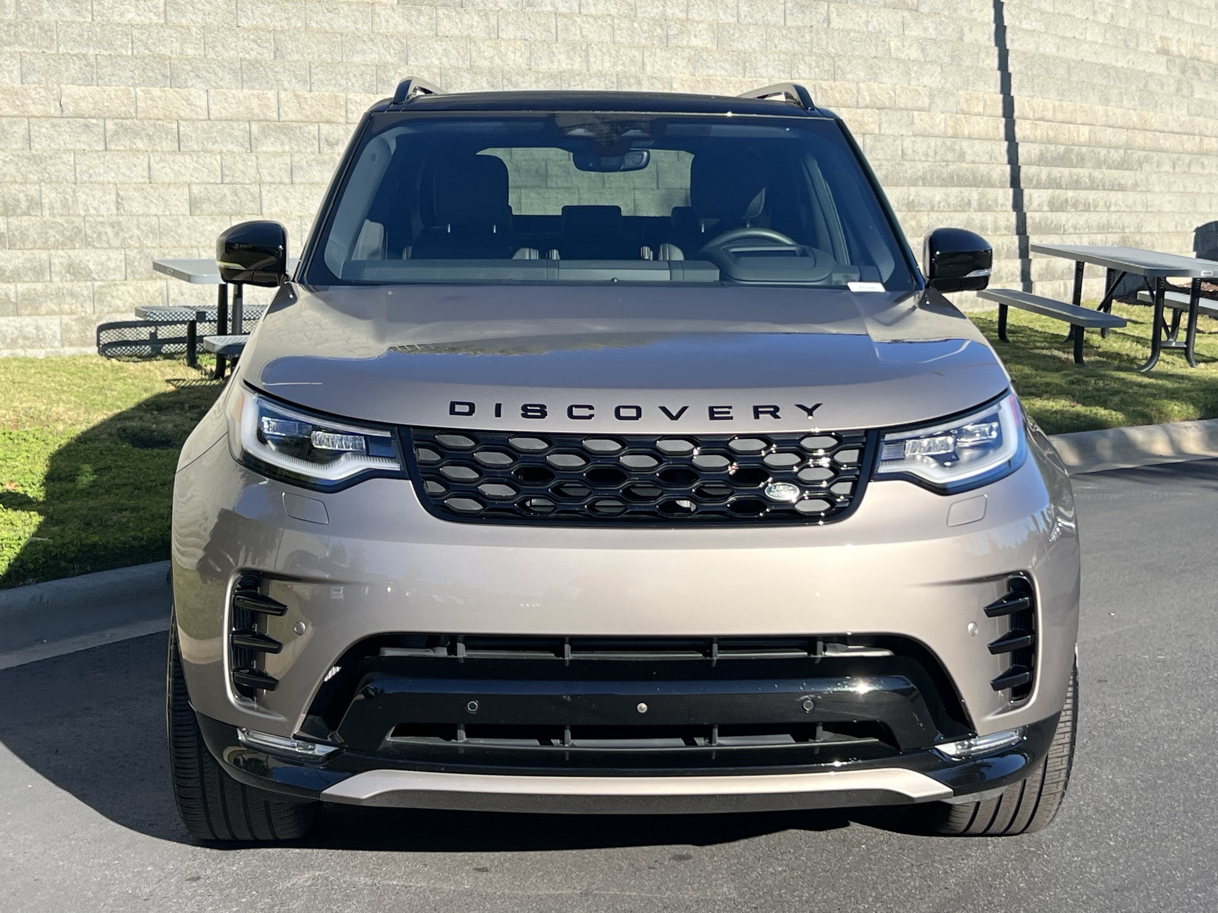 Certified 2025 Land Rover Discovery Dynamic SE AWD/4WD image 9