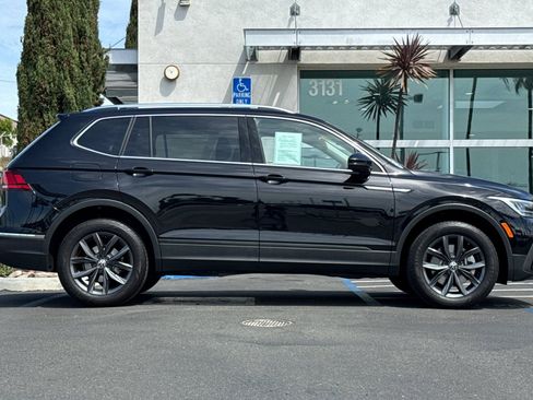 Certified 2023 Volkswagen Tiguan SE FWD image 3
