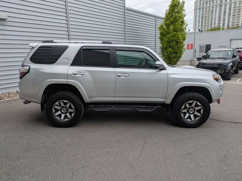 Used 2018 Toyota 4Runner TRD Off-Road Premium AWD/4WD image 2