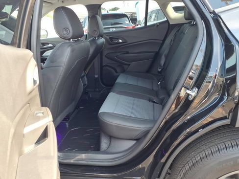 Used 2025 Chevrolet Trax LT w/ LT Convenience Package FWD image 19
