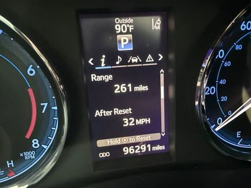 Used 2017 Toyota Corolla SE w/ SE Premium Package FWD image 9