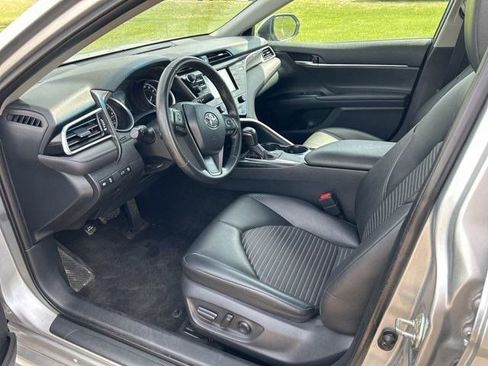 Used 2018 Toyota Camry SE image 11