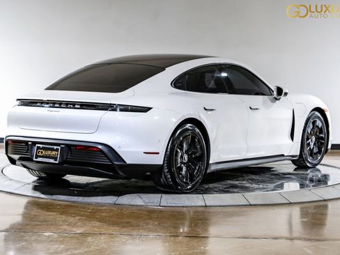 Used 2023 Porsche Taycan image 10