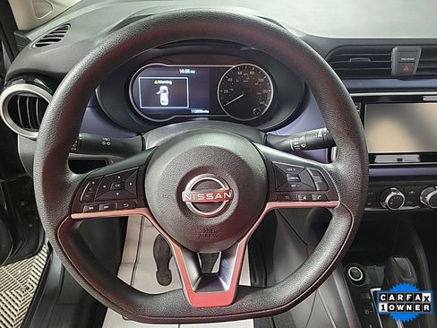 Used 2023 Nissan Versa SV image 17