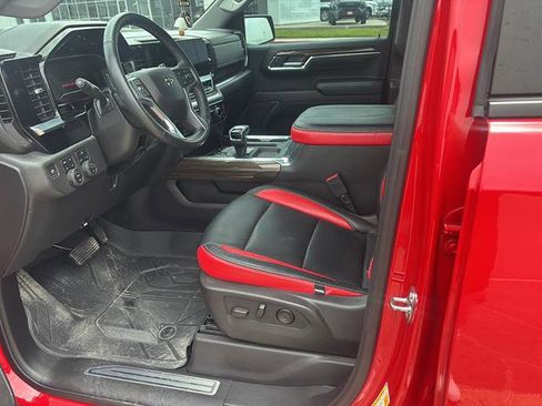 Used 2024 Chevrolet Silverado 1500 LT Trail Boss AWD/4WD image 4