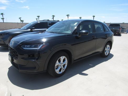 Used 2024 Honda HR-V LX image 1