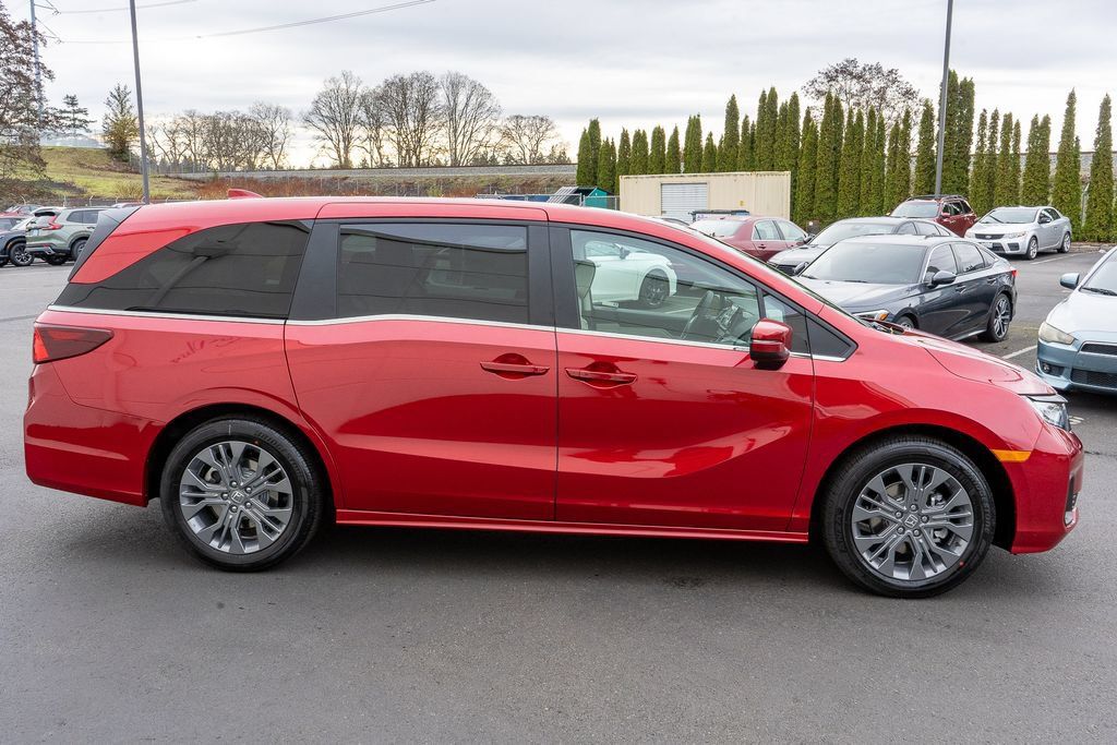 New 2026 Honda Odyssey Touring image 5