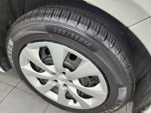 Used 2024 Toyota Corolla LE FWD image 3