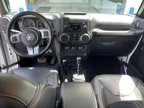 Used 2018 Jeep Wrangler Unlimited Sport AWD/4WD image 11