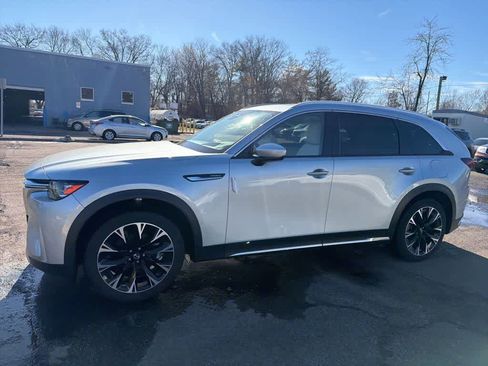 Used 2024 MAZDA CX-90 Plug-In Hybrid w/ Premium Plus image 4