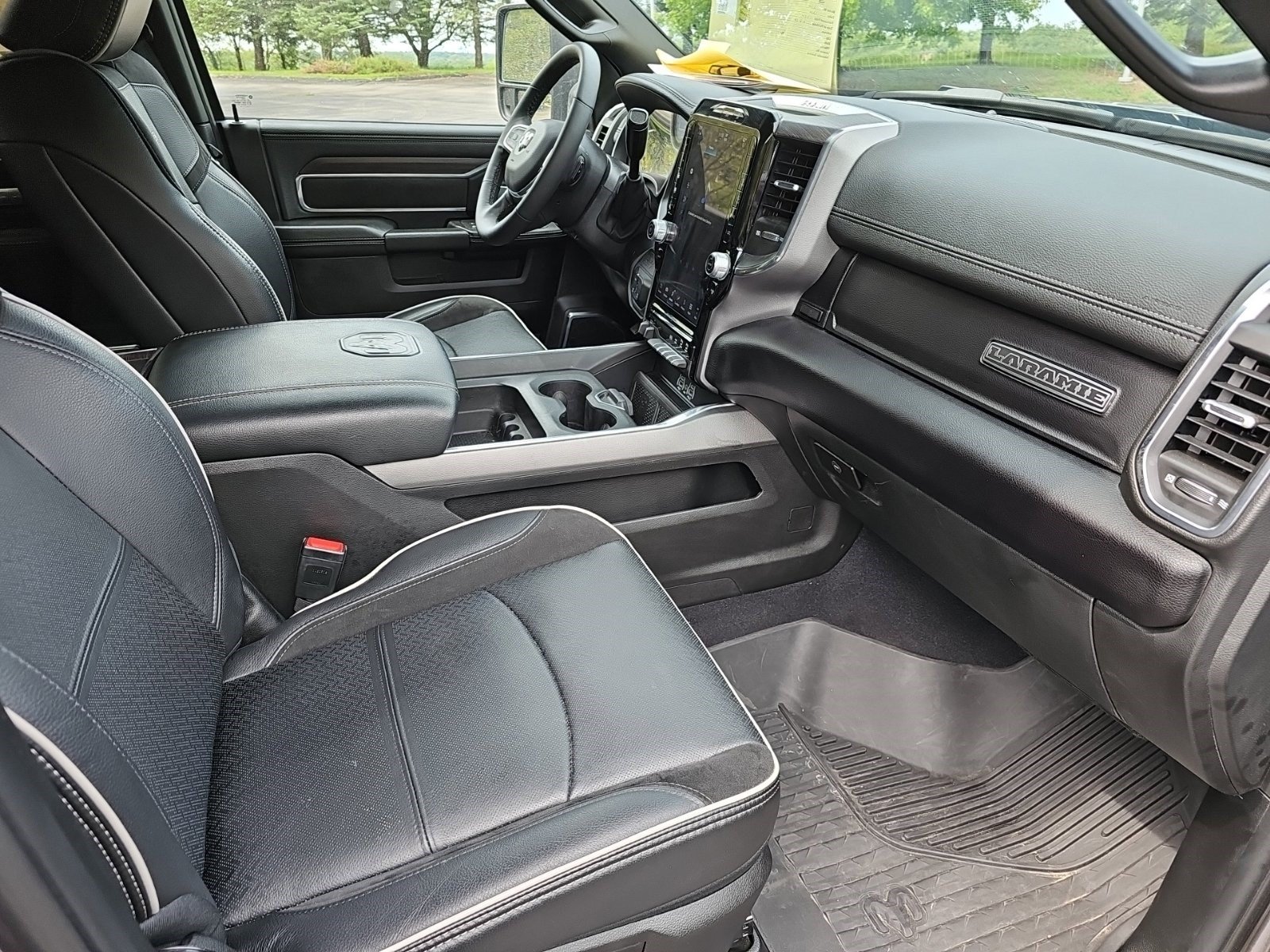 Used 2025 RAM 2500 Laramie AWD/4WD image 10