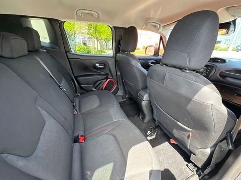 Used 2016 Jeep Renegade Trailhawk AWD/4WD image 16