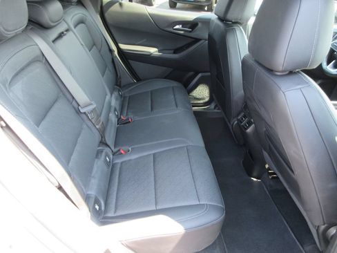 Certified 2025 Chevrolet Equinox LT w/ Convenience Package II FWD image 17