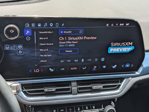 Used 2024 Chevrolet Equinox EV LT FWD image 29
