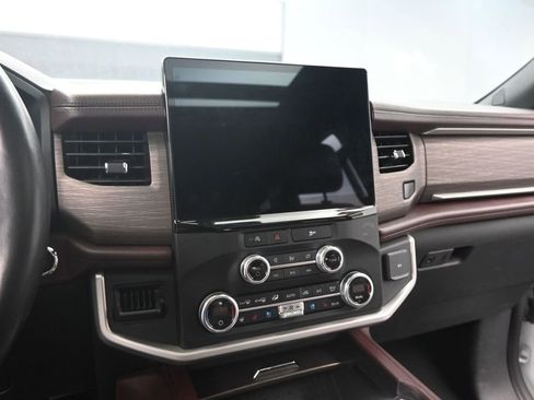 Used 2024 Ford Expedition Limited AWD/4WD image 14