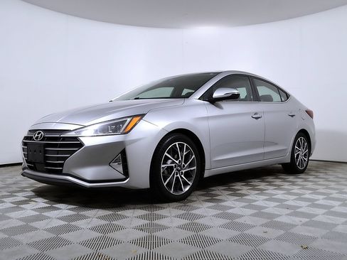 Used 2020 Hyundai Elantra Limited w/ Ultimate Package 03 FWD image 2