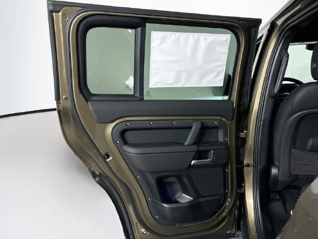 New 2026 Land Rover Defender 110 X-Dynamic SE AWD/4WD image 22