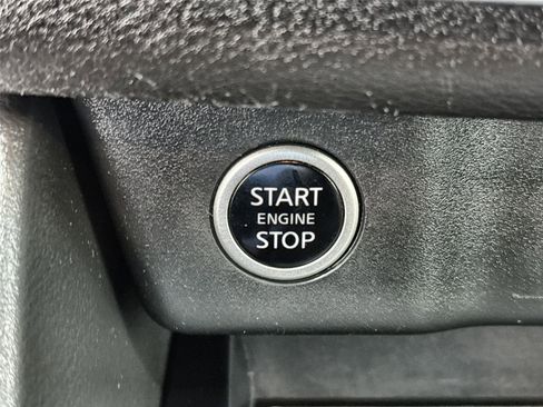 Used 2023 Nissan Rogue SV image 25