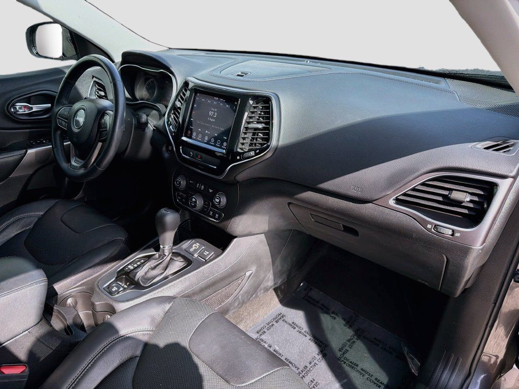 Used 2020 Jeep Cherokee Limited FWD image 32