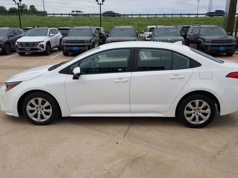 Used 2023 Toyota Corolla LE image 6